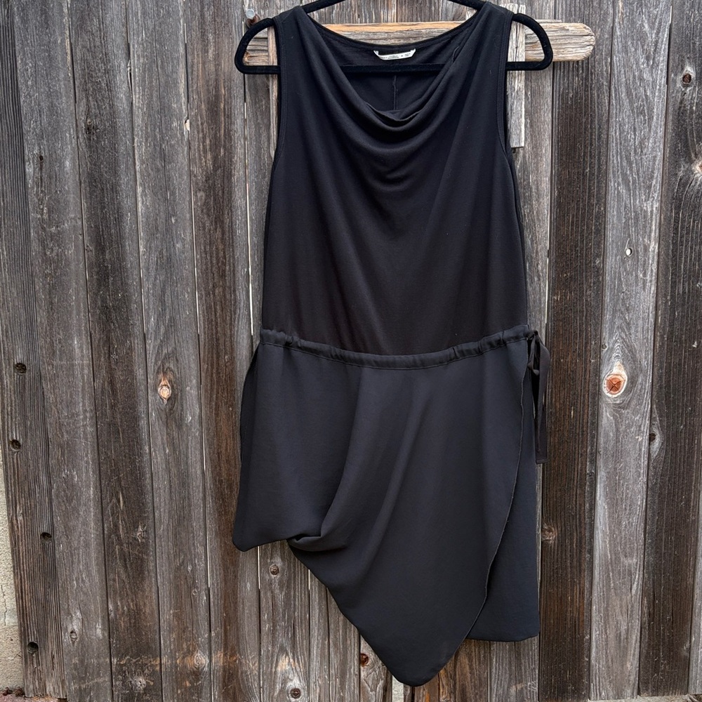 Uniqlo Elegant Black Sleeveless Dress M